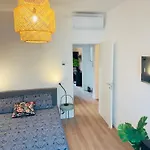 Apartamento Ristrutturato Con 3 Da Letto, 2 Bagni E Terrazza *