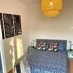 Ristrutturato Con 3 Da Letto, 2 Bagni E Terrazza Apartmán *