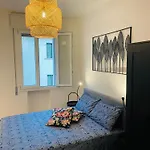 Ristrutturato Con 3 Da Letto, 2 Bagni E Terrazza Apartmán *