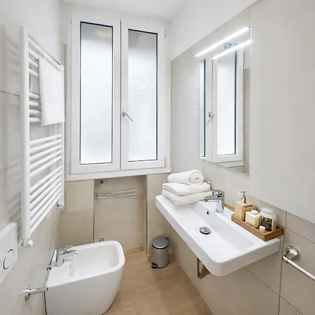 Ristrutturato Con 3 Da Letto, 2 Bagni E Terrazza