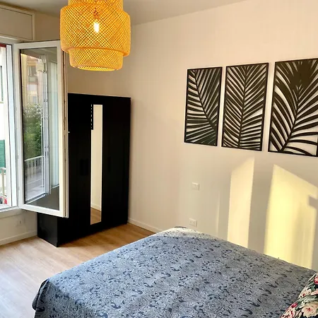 Ristrutturato Con 3 Da Letto, 2 Bagni E Terrazza Apartmán
