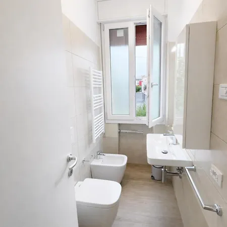 Ristrutturato Con 3 Da Letto, 2 Bagni E Terrazza