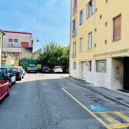 Appartamento Ristrutturato Con 3 Da Letto, 2 Bagni E Terrazza *
