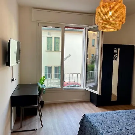 Appart Ristrutturato Con 3 Camere Da Letto, 2 Bagni E Terrazza Apartmán *