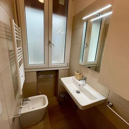 Appart Ristrutturato Con 3 Camere Da Letto, 2 Bagni E Terrazza Apartmán *