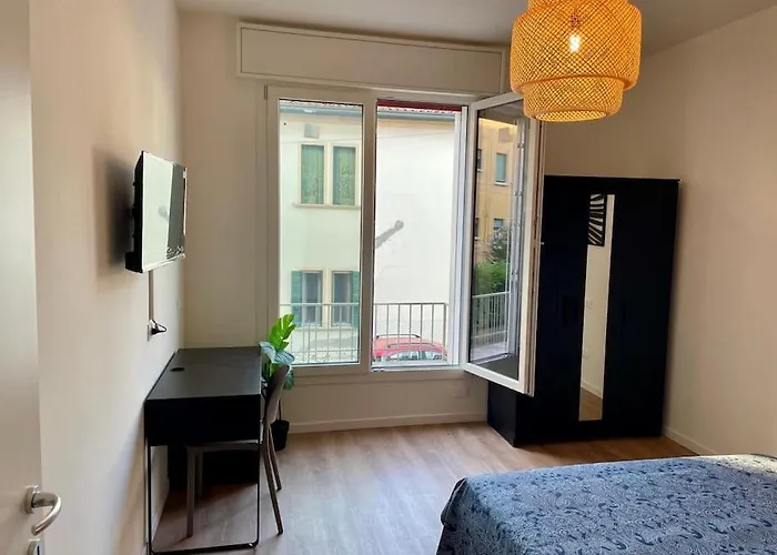 Ristrutturato Con 3 Da Letto, 2 Bagni E Terrazza Apartman *