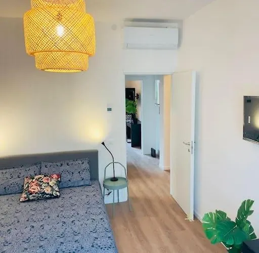 Apartman Ristrutturato Con 3 Da Letto, 2 Bagni E Terrazza *