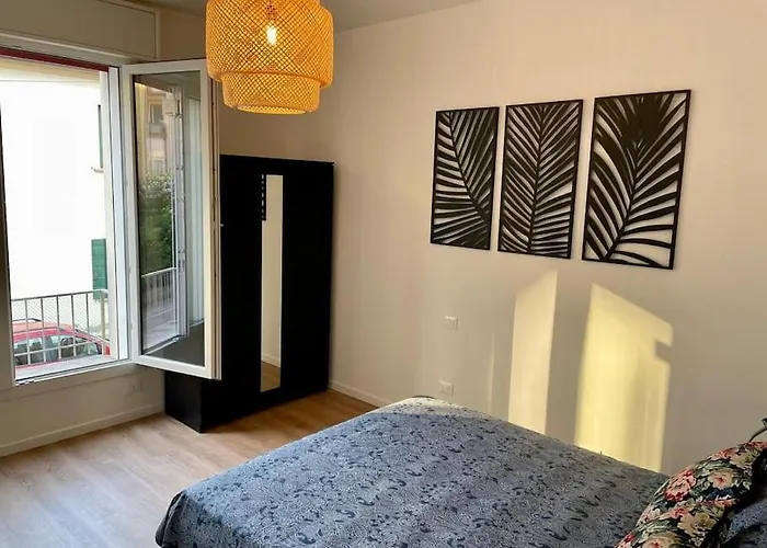 Ristrutturato Con 3 Da Letto, 2 Bagni E Terrazza